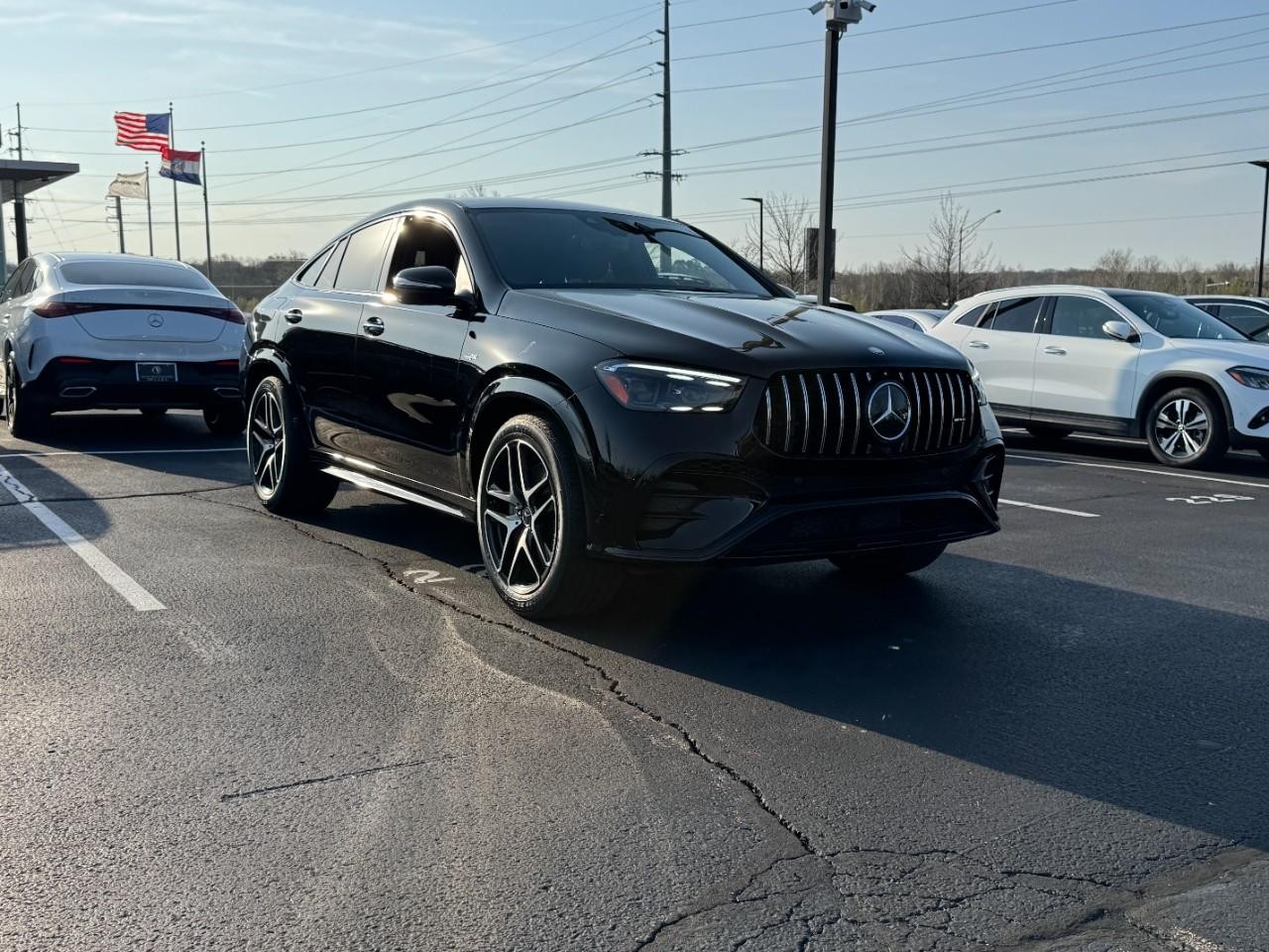 Mercedes-Benz GLE Vehicle Full-screen Gallery Image 6