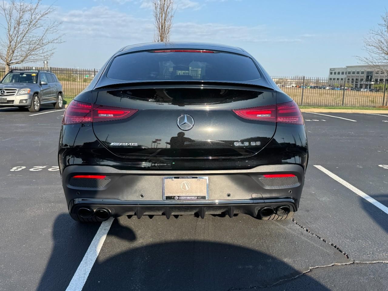 Mercedes-Benz GLE Vehicle Full-screen Gallery Image 9