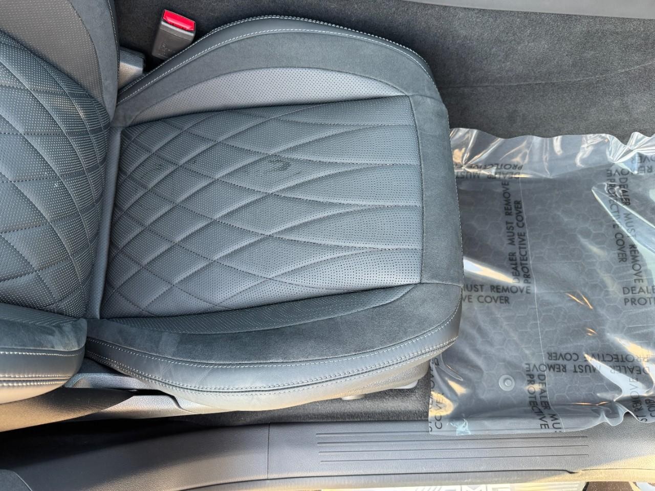 Mercedes-Benz GLE Vehicle Full-screen Gallery Image 19