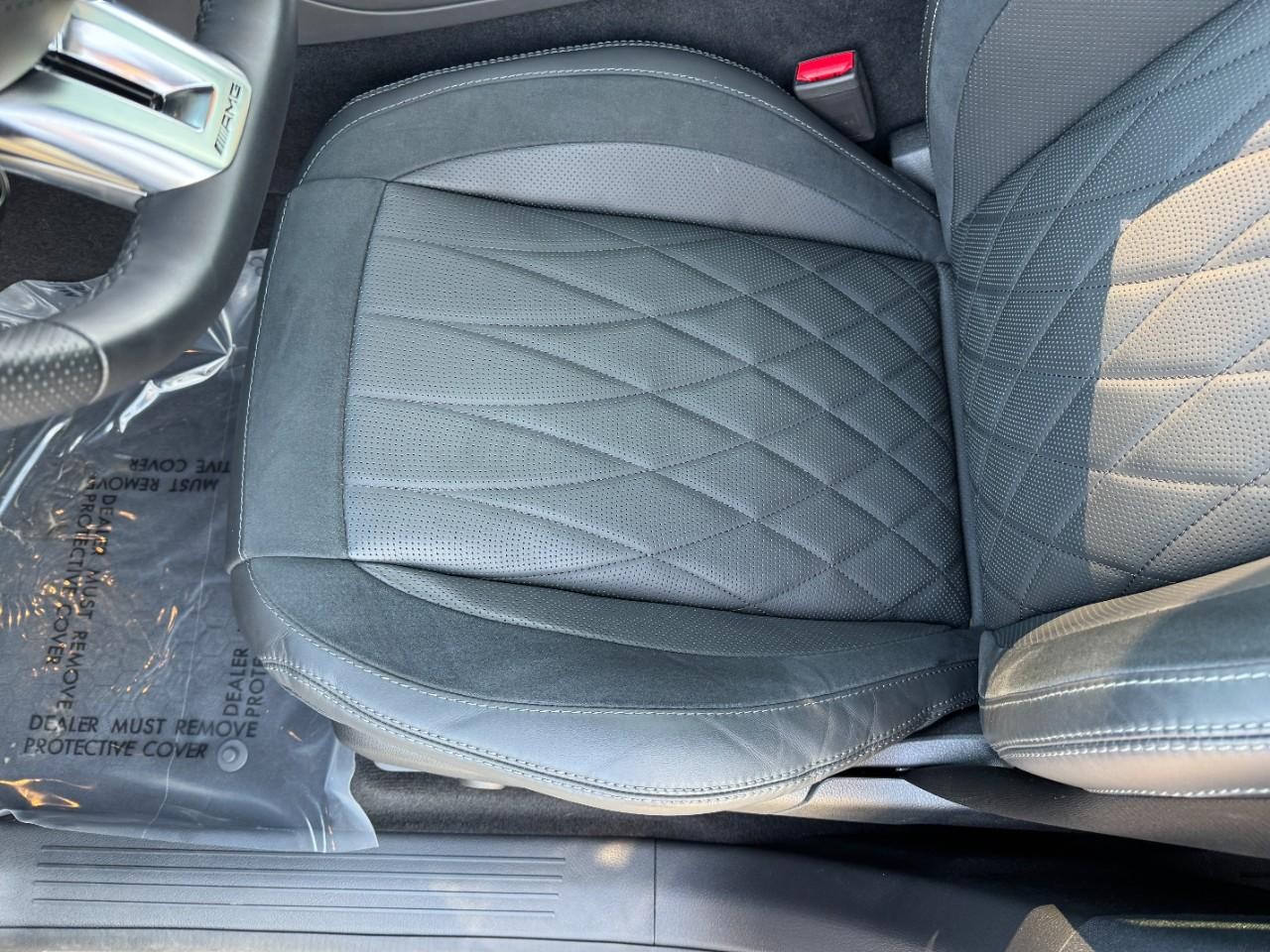 Mercedes-Benz GLE Vehicle Full-screen Gallery Image 30