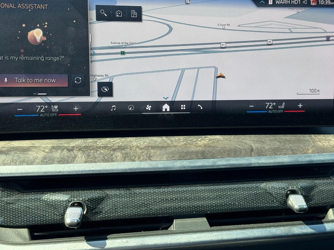 BMW X5 Vehicle Full-screen Gallery Image 24