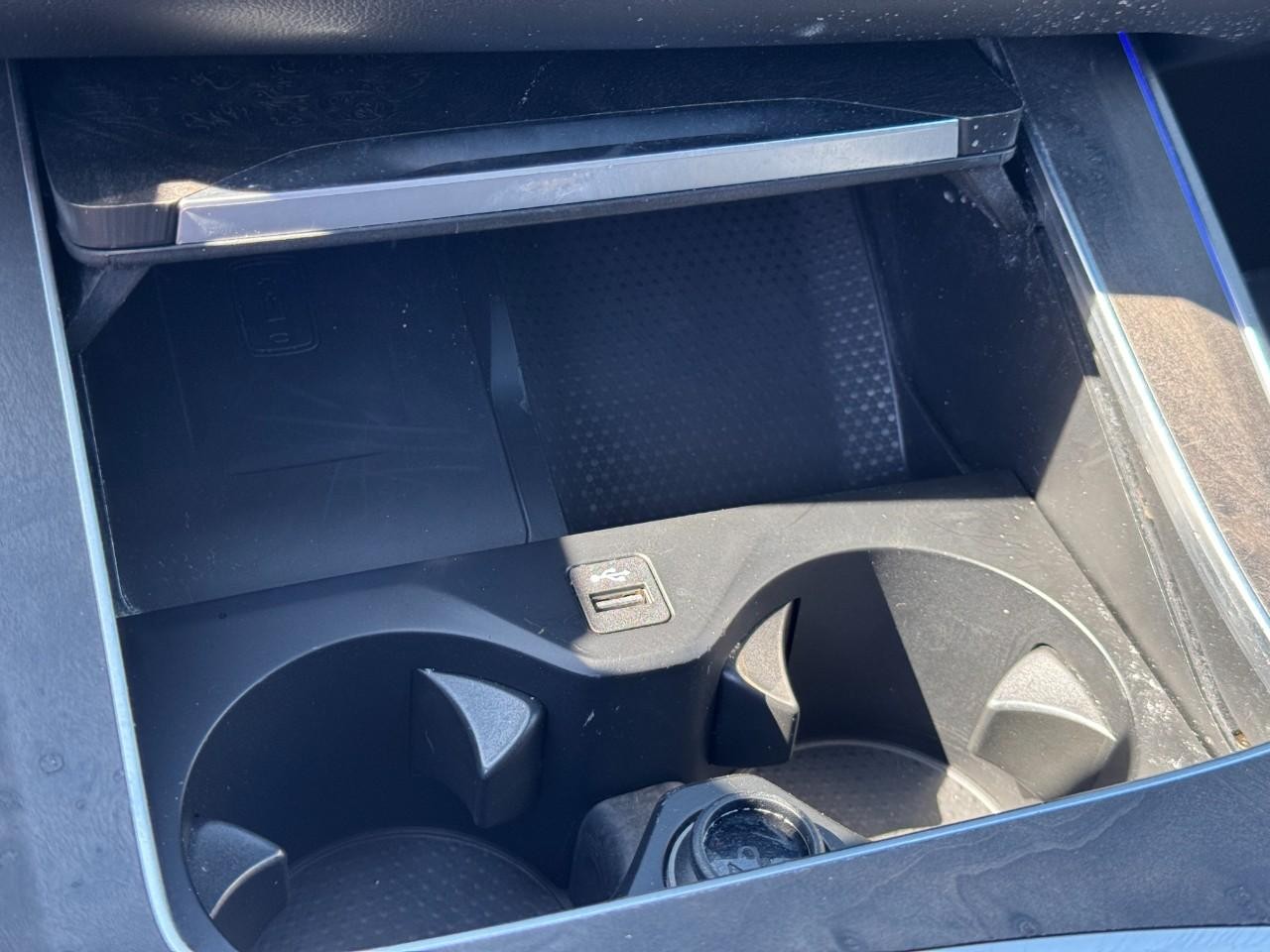 BMW X5 Vehicle Full-screen Gallery Image 27