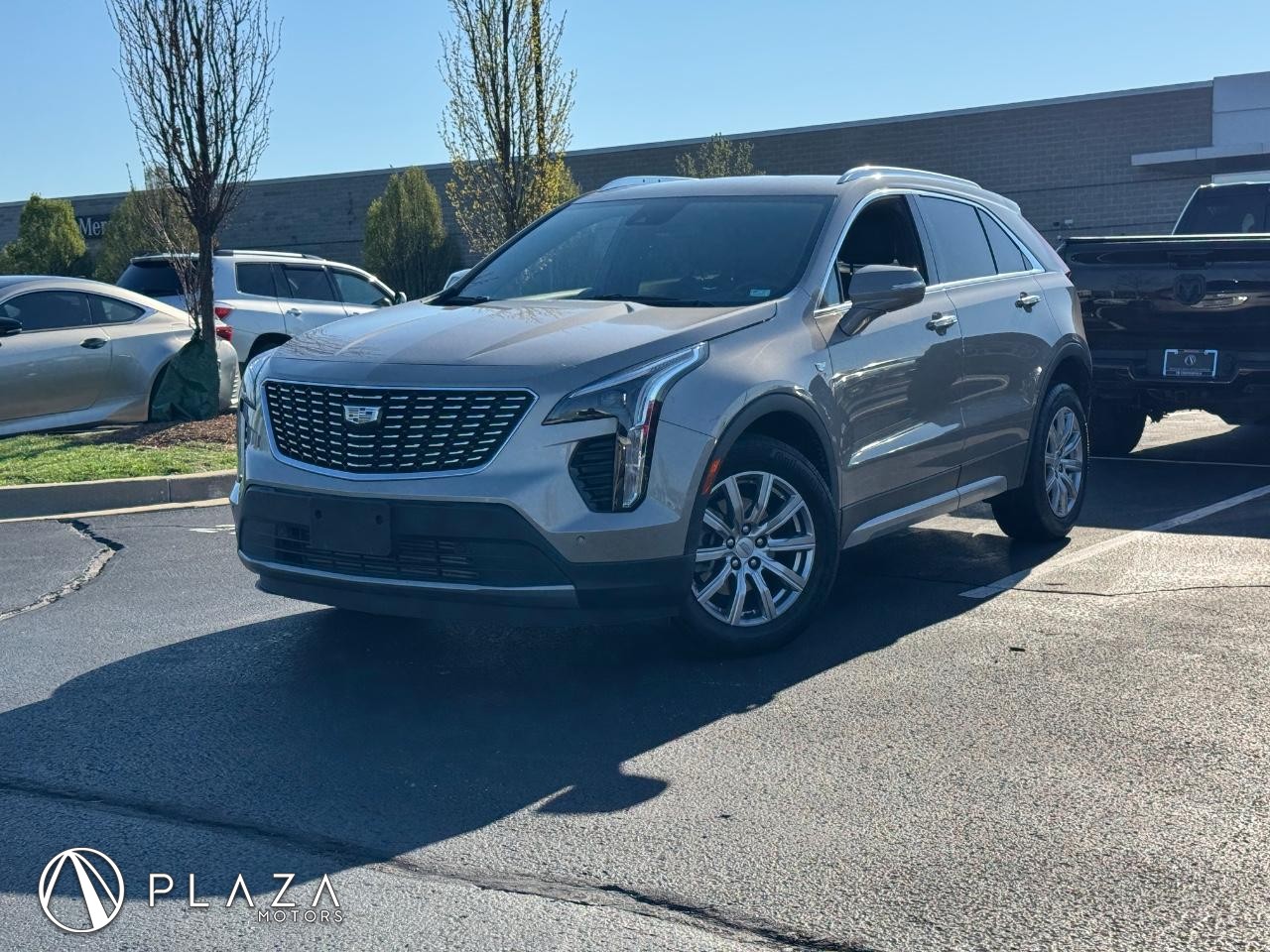 Cadillac XT4 Vehicle Full-screen Gallery Image 01