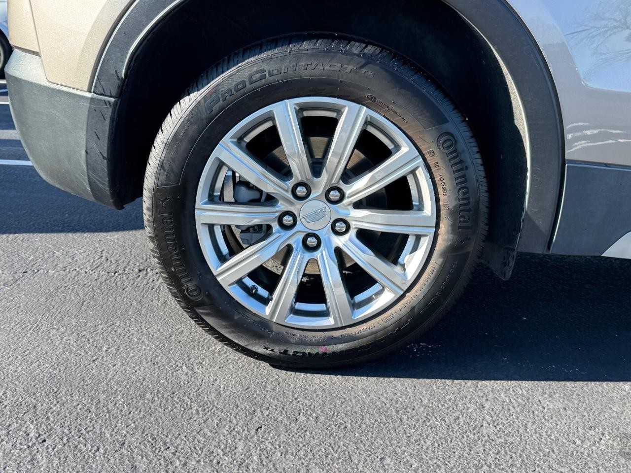 Cadillac XT4 Vehicle Full-screen Gallery Image 05