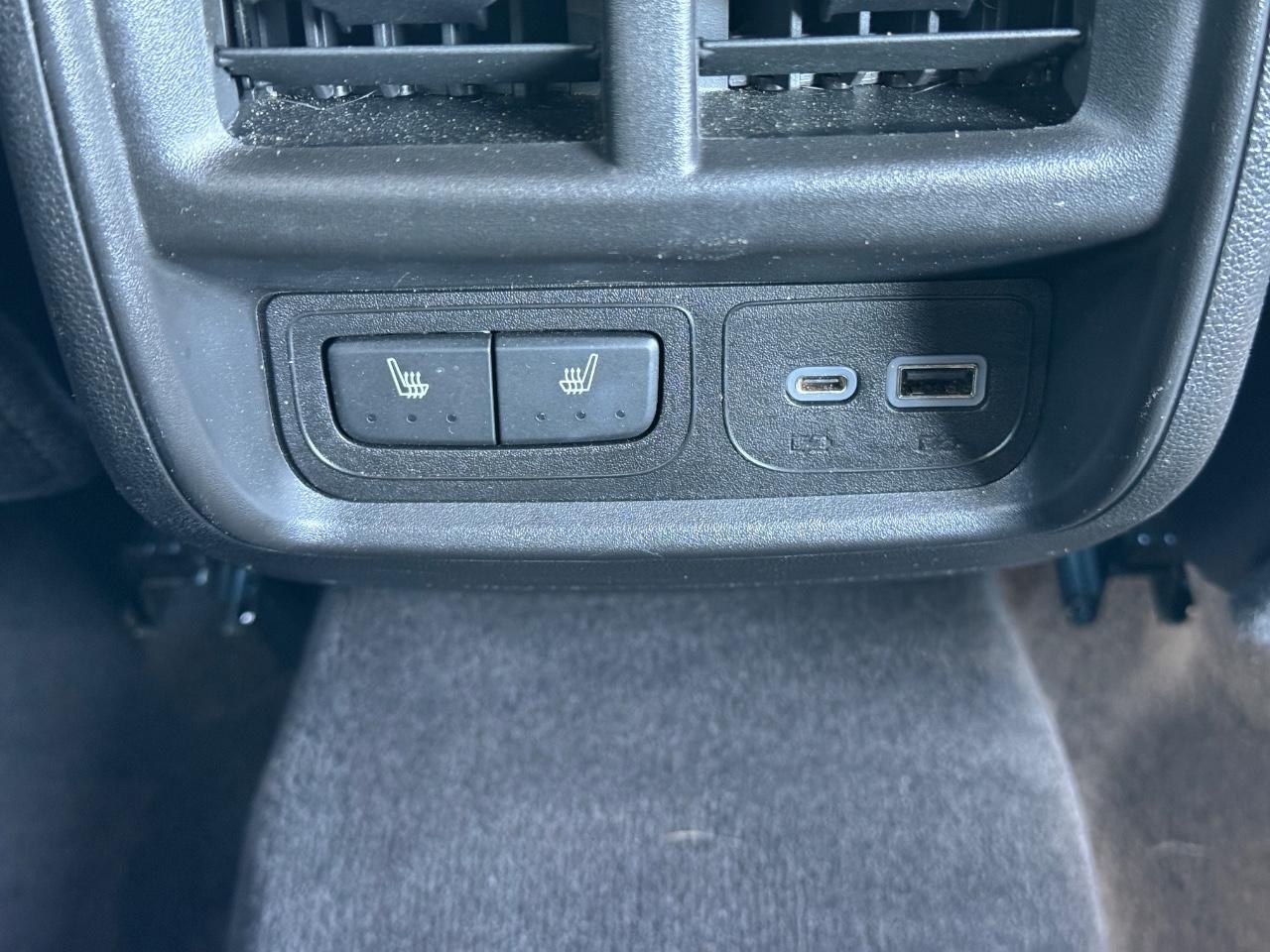 Cadillac XT4 Vehicle Full-screen Gallery Image 11