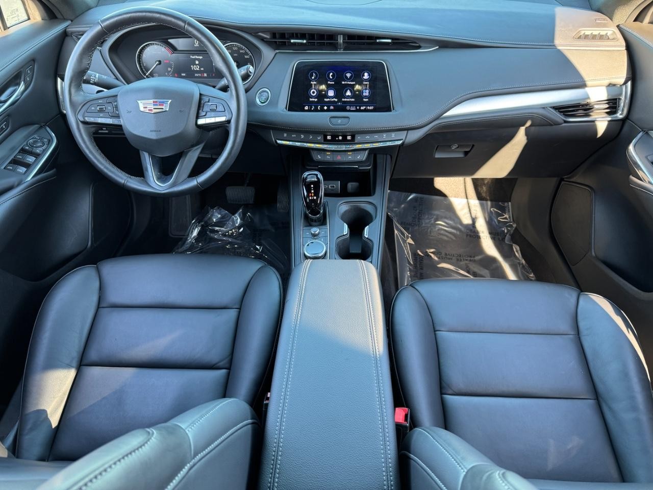 Cadillac XT4 Vehicle Full-screen Gallery Image 12