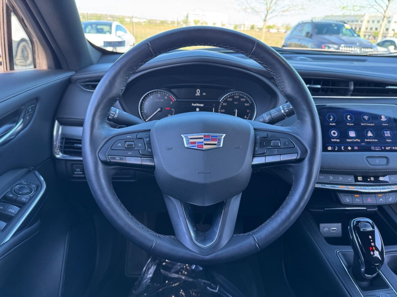 Cadillac XT4 Vehicle Full-screen Gallery Image 13