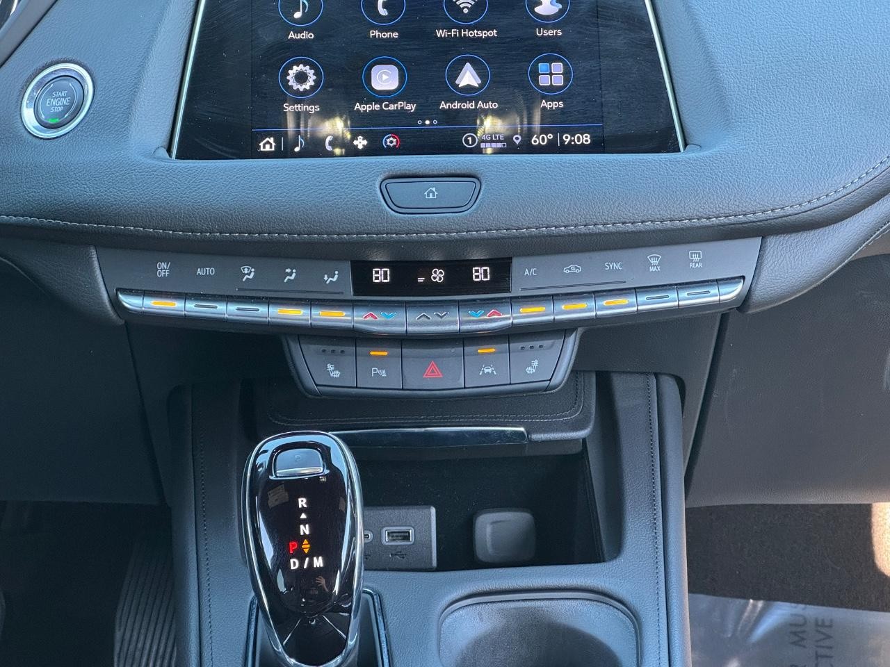 Cadillac XT4 Vehicle Full-screen Gallery Image 15