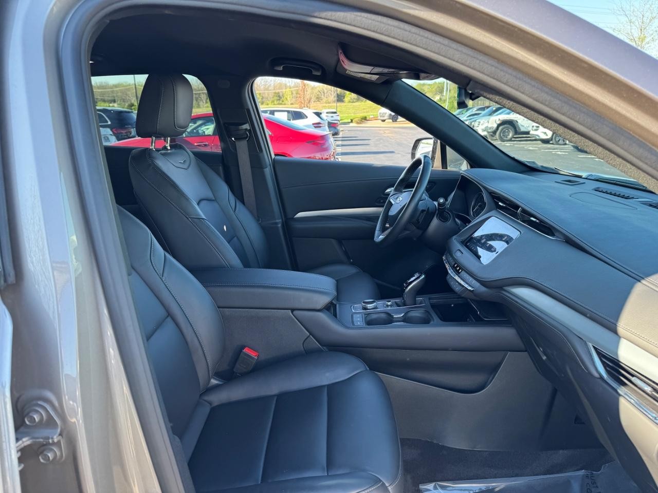Cadillac XT4 Vehicle Full-screen Gallery Image 18