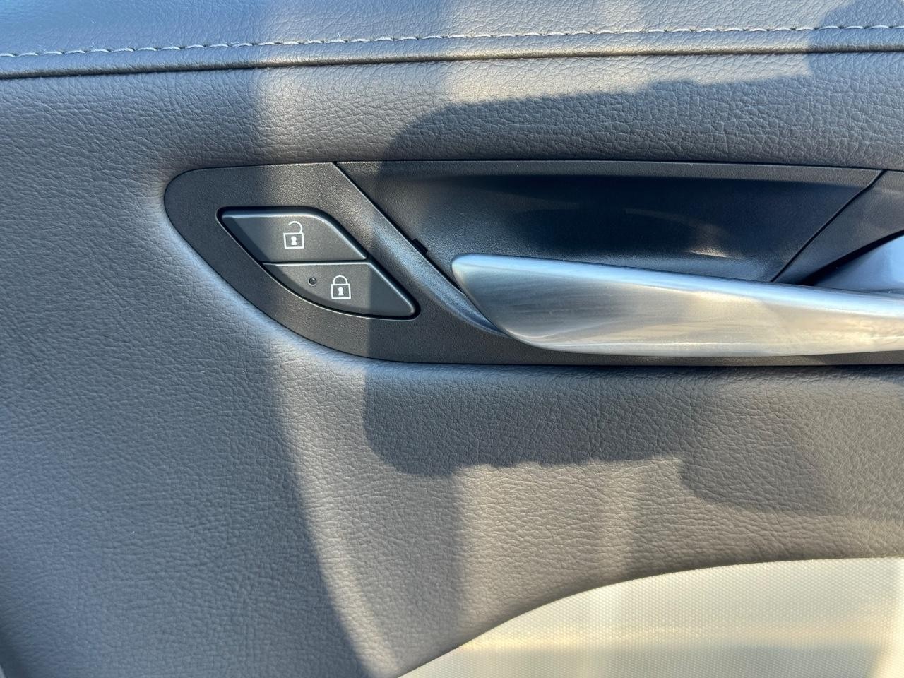 Cadillac XT4 Vehicle Full-screen Gallery Image 21