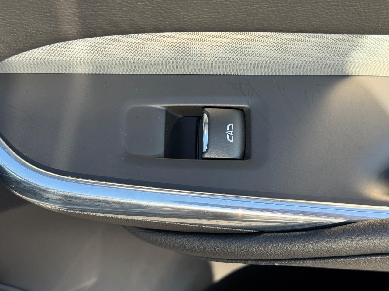 Cadillac XT4 Vehicle Full-screen Gallery Image 22