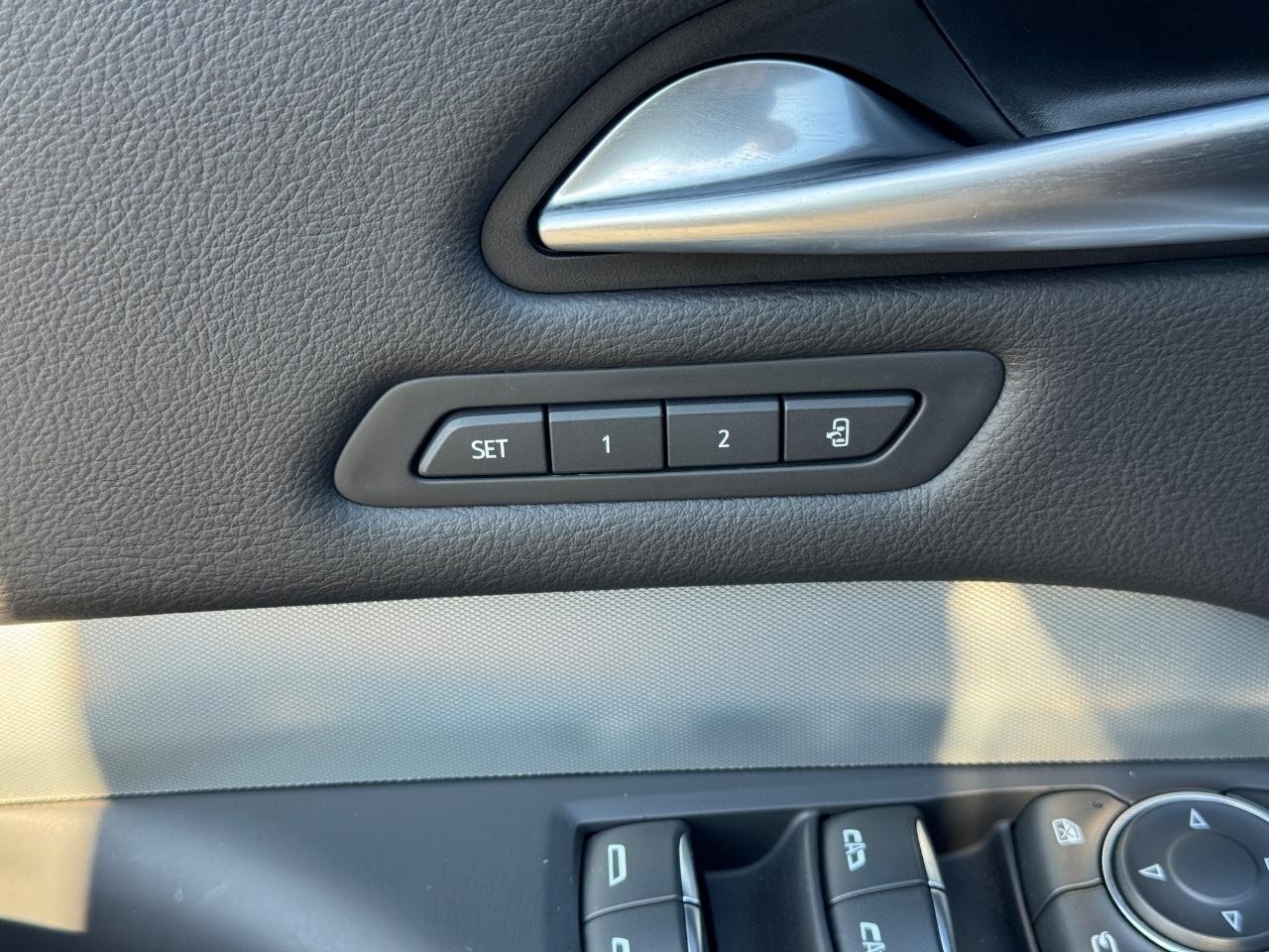 Cadillac XT4 Vehicle Full-screen Gallery Image 24