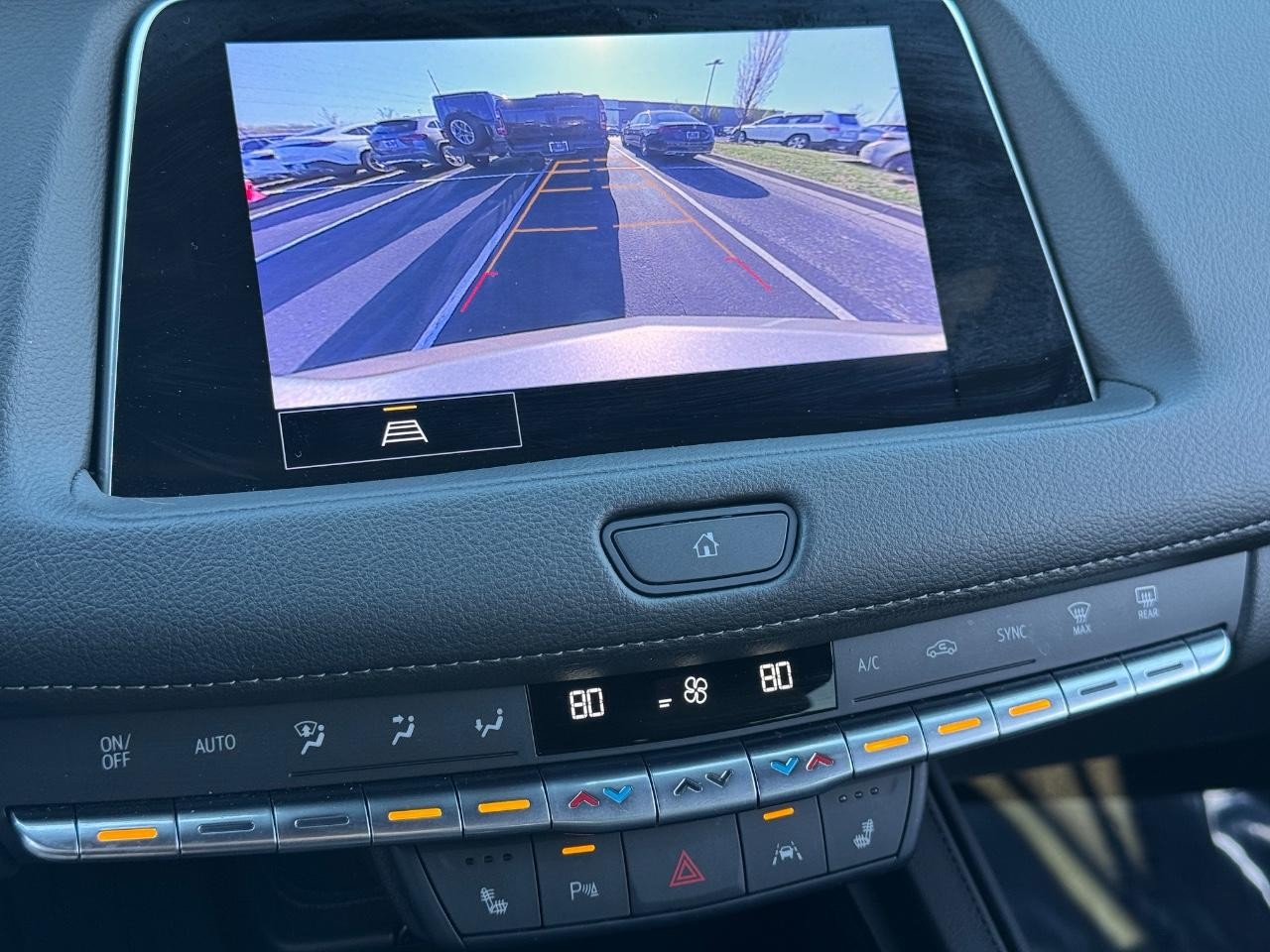 Cadillac XT4 Vehicle Full-screen Gallery Image 33