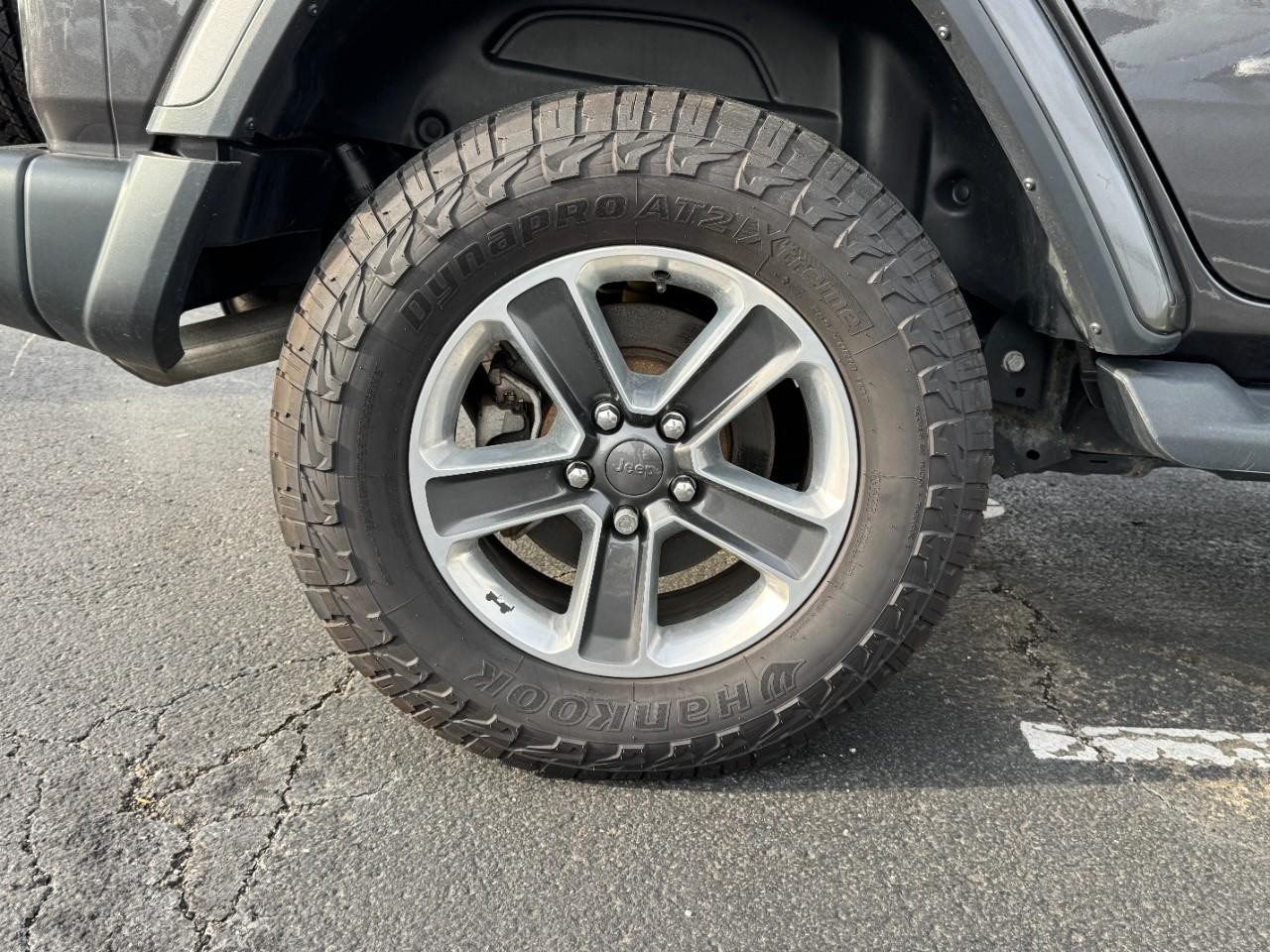 Jeep Wrangler Unlimited Vehicle Full-screen Gallery Image 05