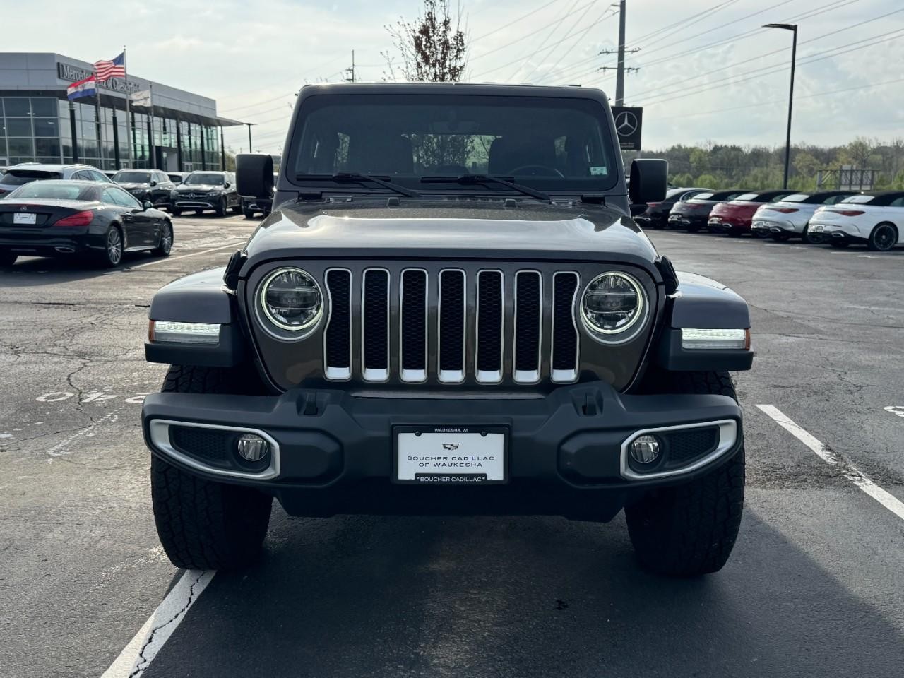 Jeep Wrangler Unlimited Vehicle Full-screen Gallery Image 07
