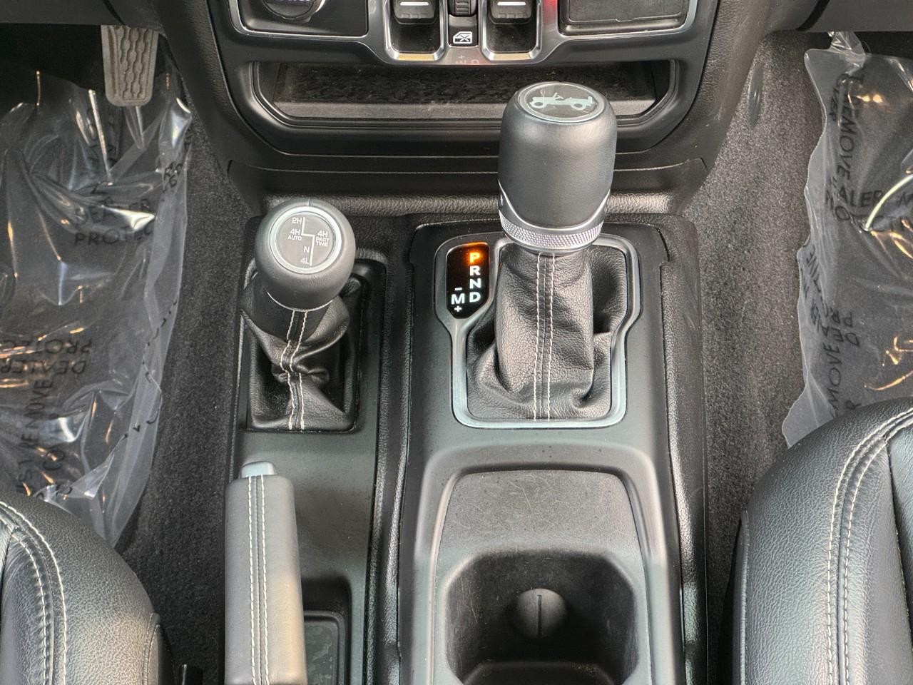 Jeep Wrangler Unlimited Vehicle Full-screen Gallery Image 15