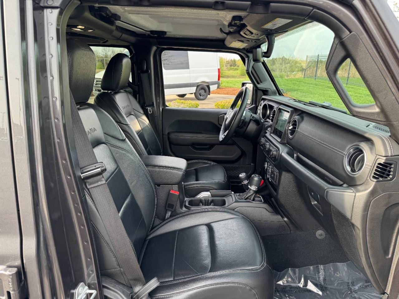 Jeep Wrangler Unlimited Vehicle Full-screen Gallery Image 17