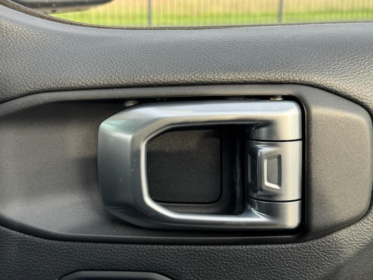 Jeep Wrangler Unlimited Vehicle Full-screen Gallery Image 20