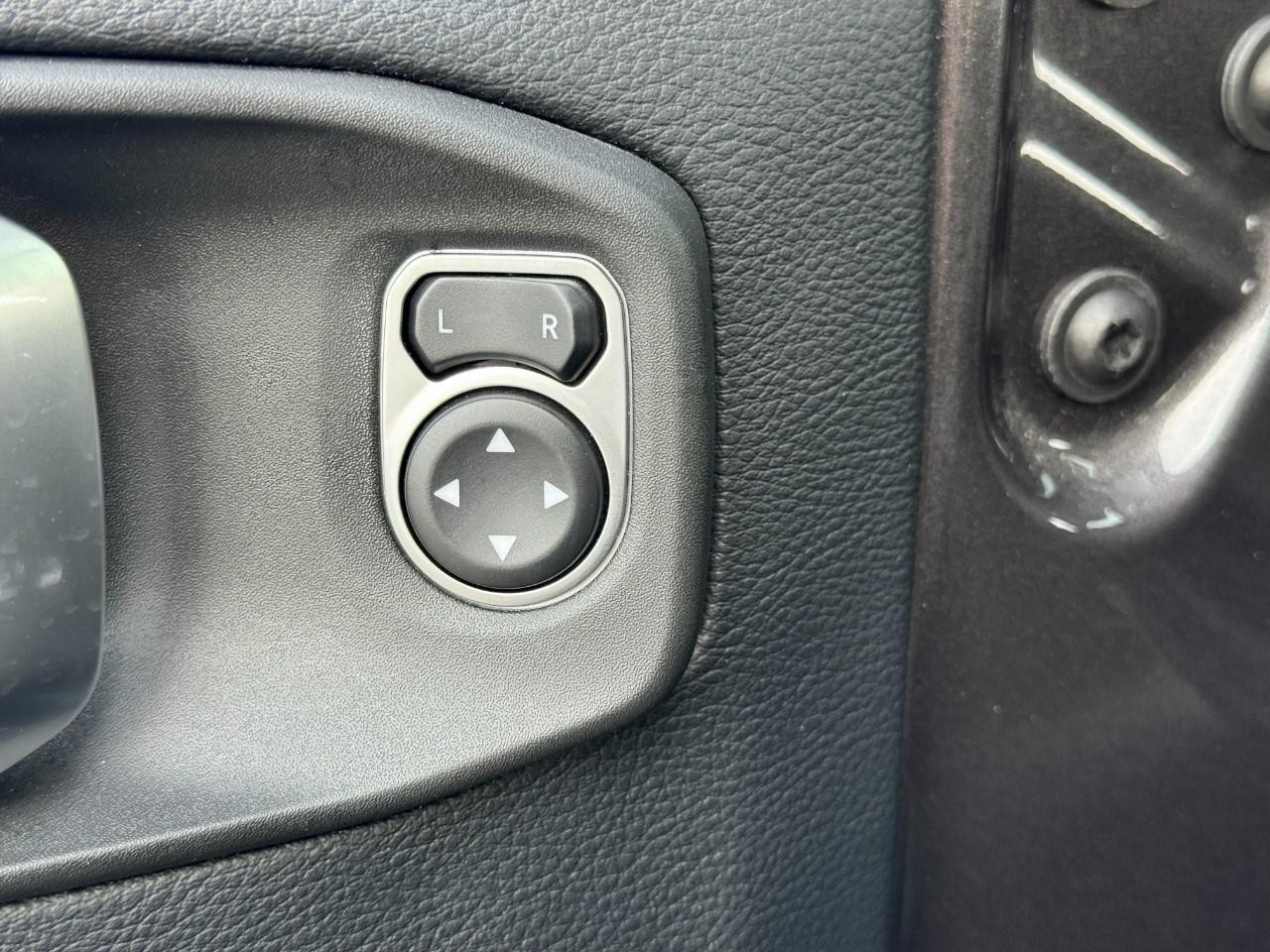 Jeep Wrangler Unlimited Vehicle Full-screen Gallery Image 22