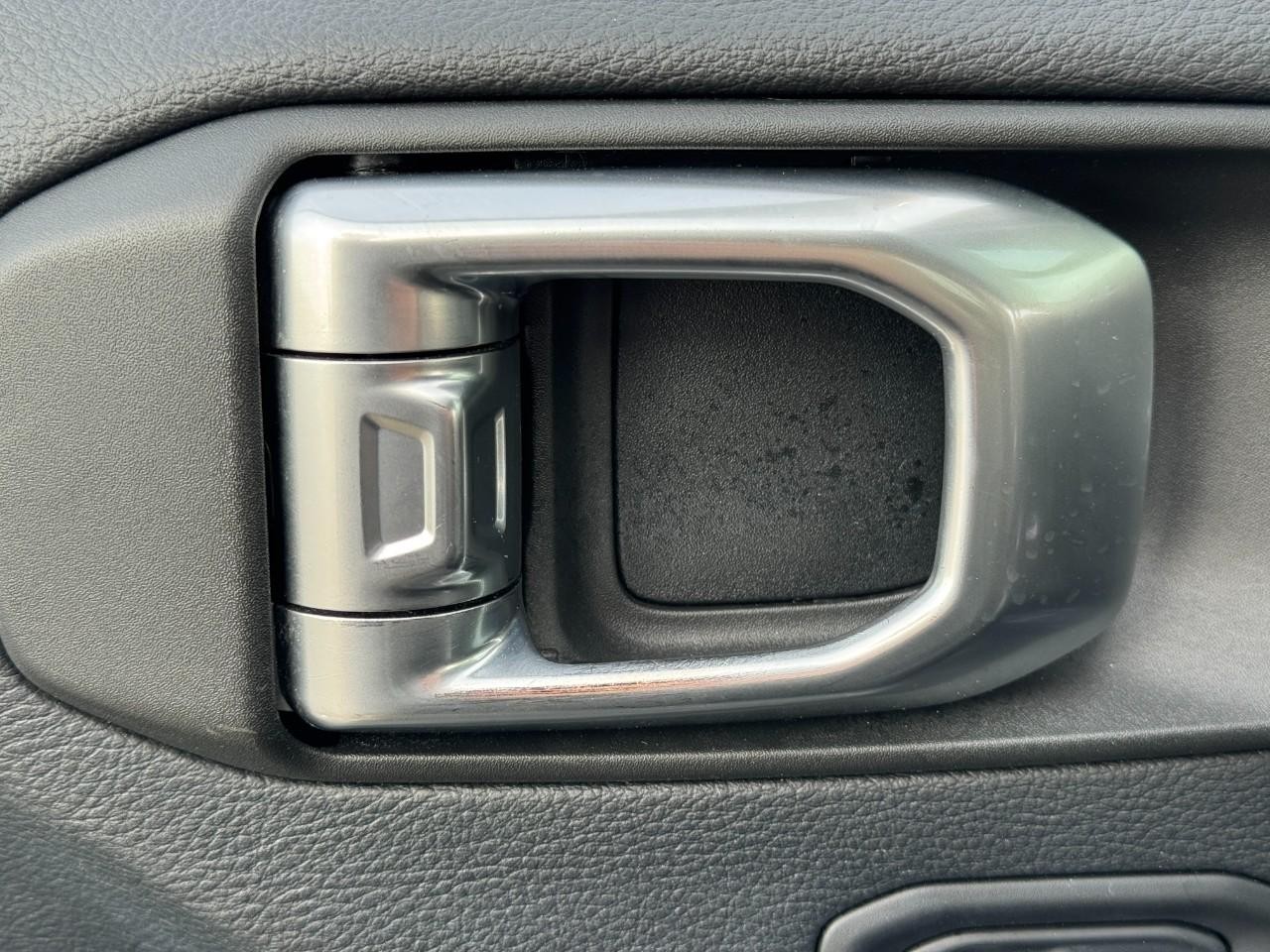 Jeep Wrangler Unlimited Vehicle Full-screen Gallery Image 23