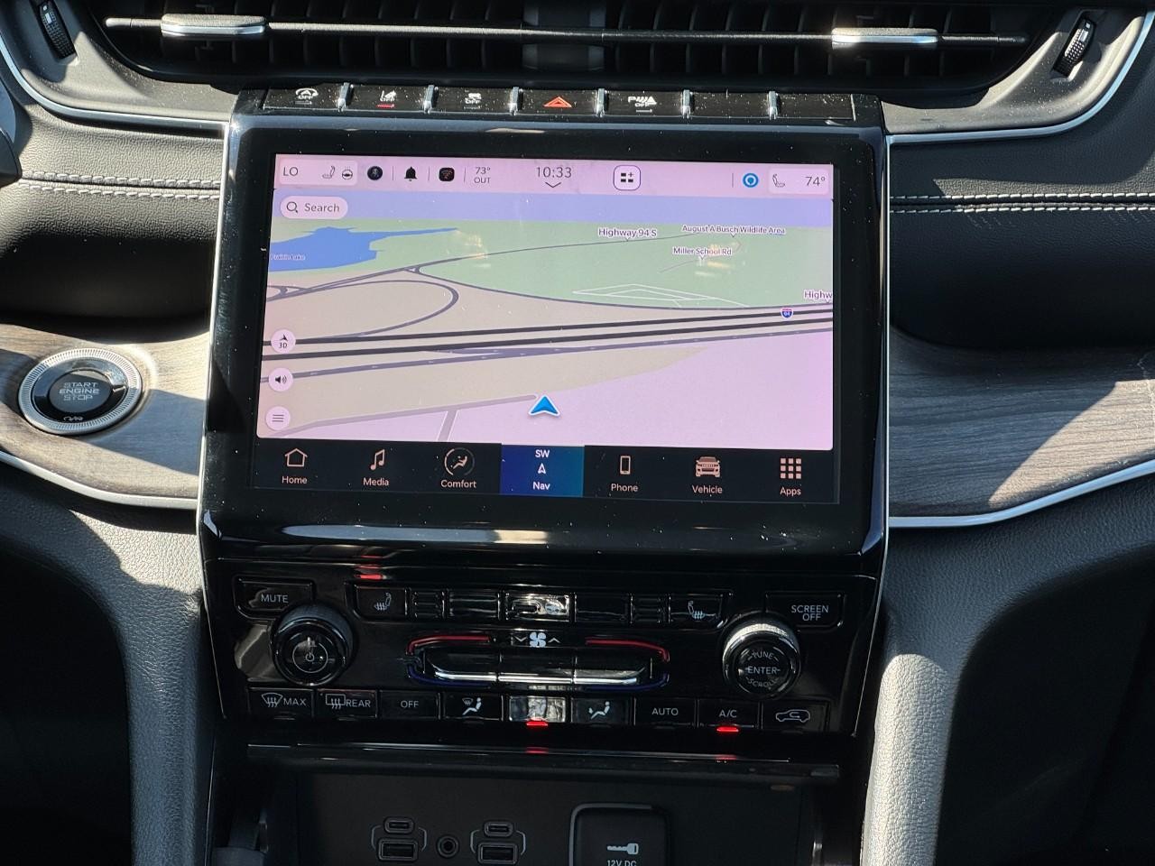 Jeep Grand Cherokee Vehicle Full-screen Gallery Image 16