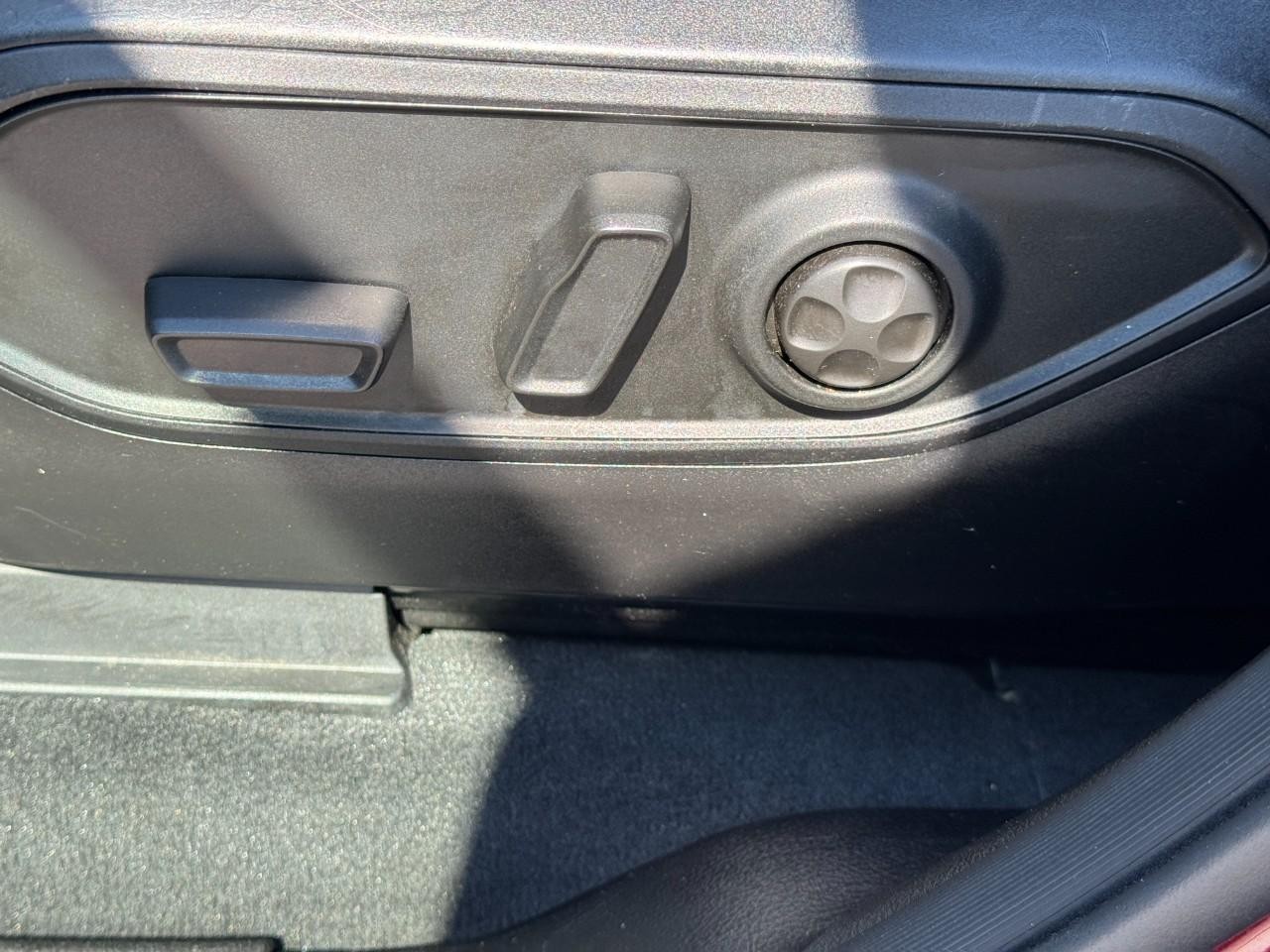 Jeep Grand Cherokee Vehicle Full-screen Gallery Image 32