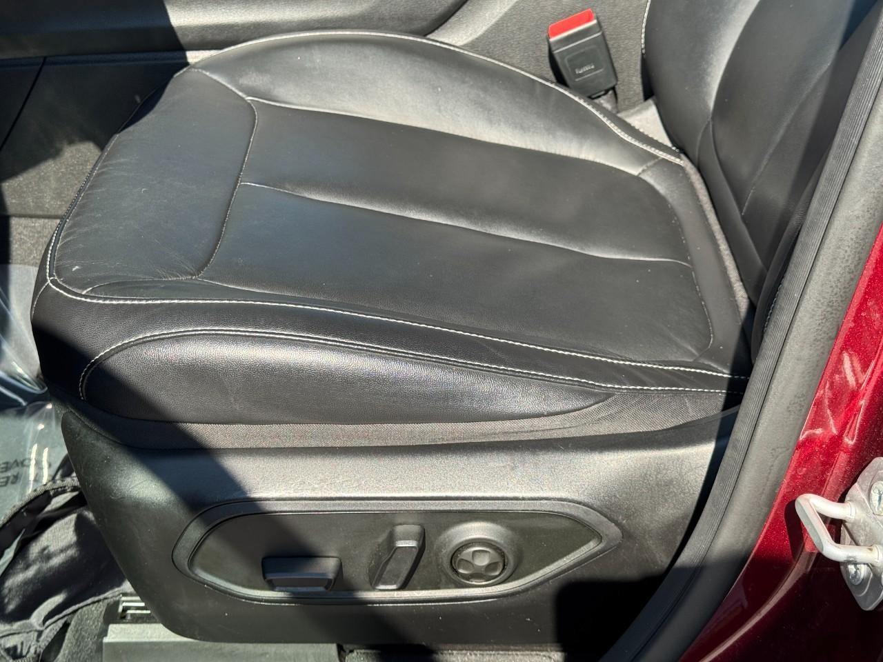 Jeep Grand Cherokee Vehicle Full-screen Gallery Image 33