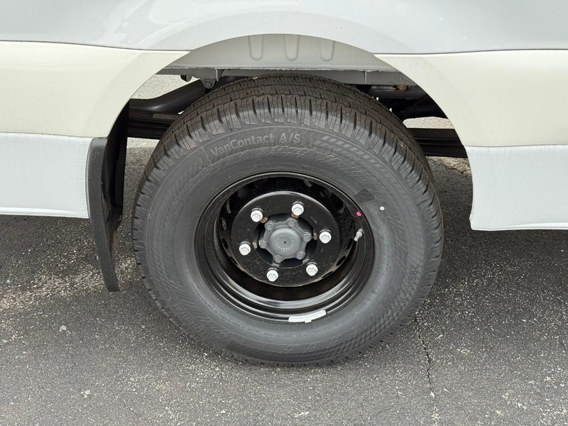 Mercedes-Benz Sprinter Cargo Van Vehicle Full-screen Gallery Image 4