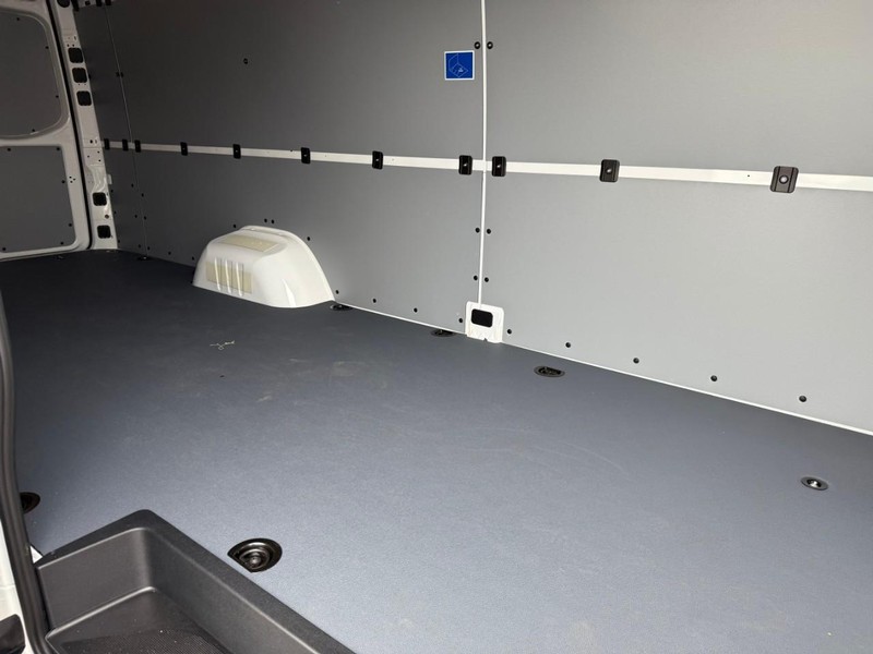 Mercedes-Benz Sprinter Cargo Van Vehicle Full-screen Gallery Image 6