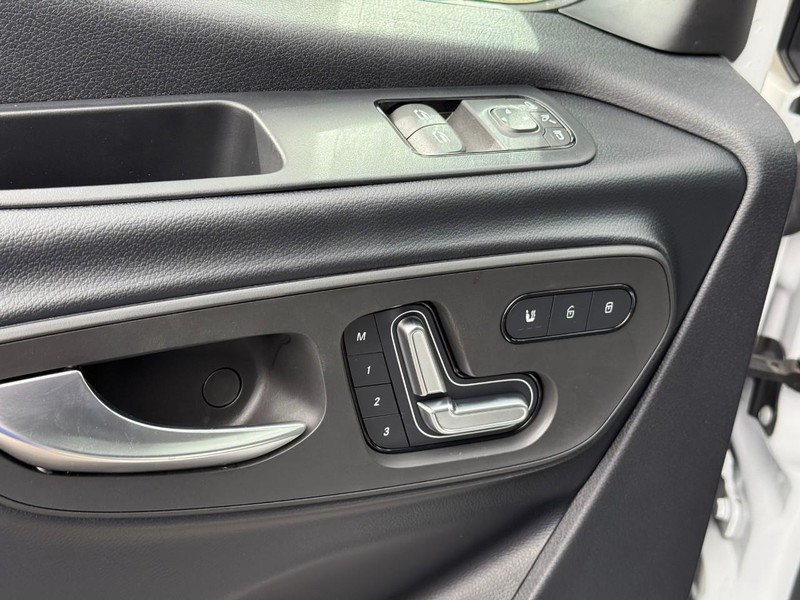 Mercedes-Benz Sprinter Cargo Van Vehicle Full-screen Gallery Image 11