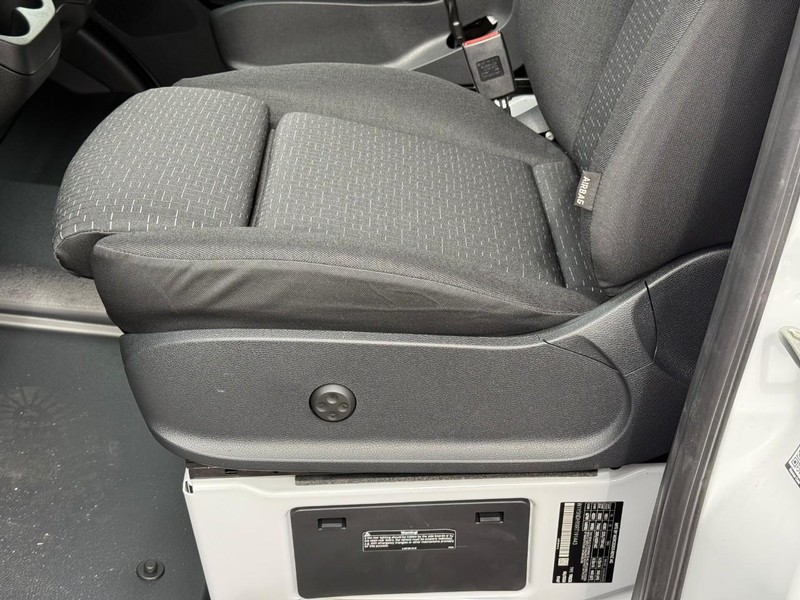 Mercedes-Benz Sprinter Cargo Van Vehicle Full-screen Gallery Image 12