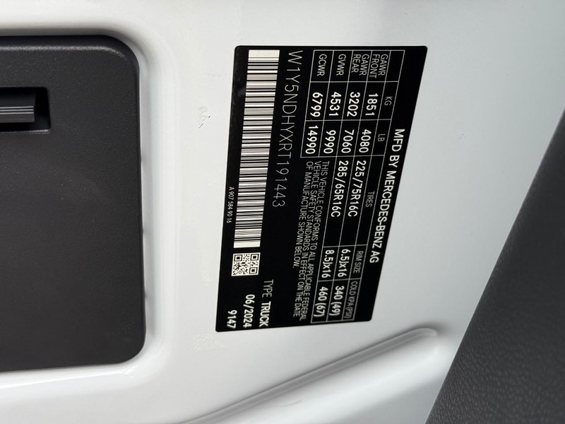 Mercedes-Benz Sprinter Cargo Van Vehicle Full-screen Gallery Image 16