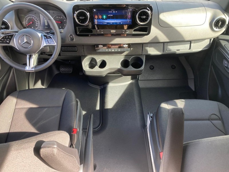 Mercedes-Benz Sprinter Cargo Van Vehicle Full-screen Gallery Image 7