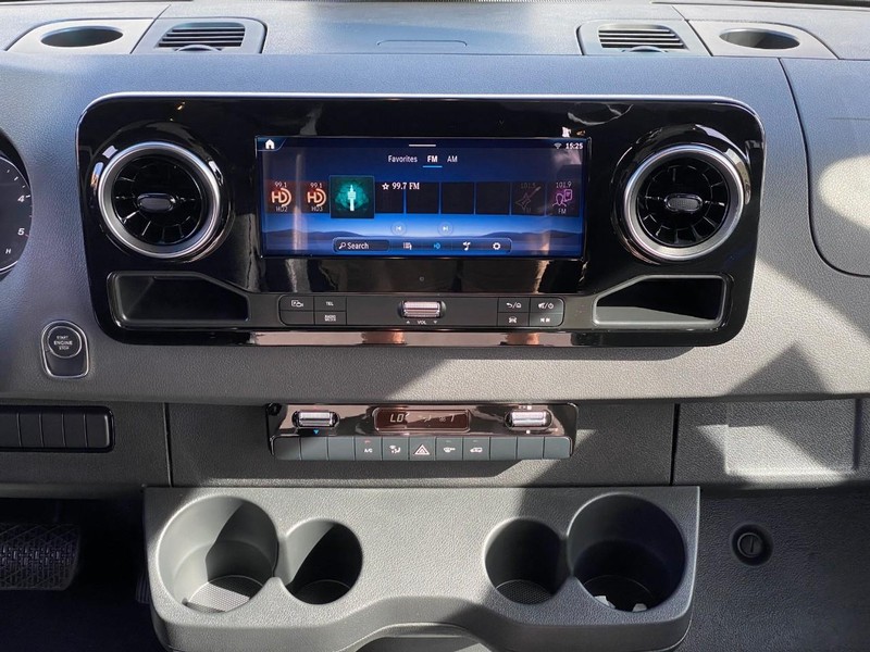 Mercedes-Benz Sprinter Cargo Van Vehicle Full-screen Gallery Image 9