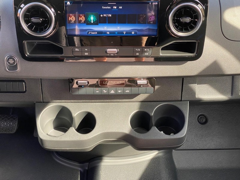 Mercedes-Benz Sprinter Cargo Van Vehicle Full-screen Gallery Image 10