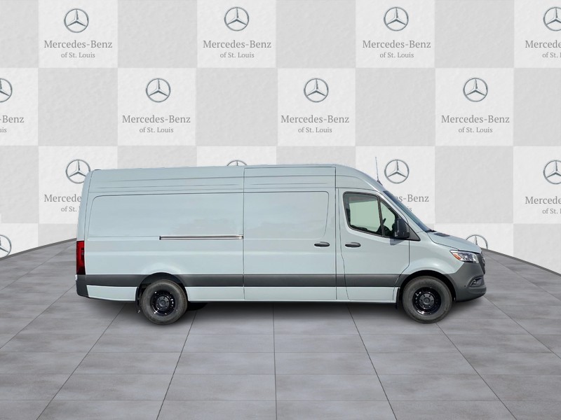 Mercedes-Benz Sprinter Cargo Van Vehicle Full-screen Gallery Image 2