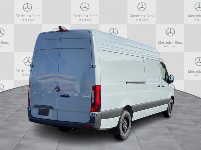 Mercedes-Benz Sprinter Cargo Van Vehicle Full-screen Gallery Image 3