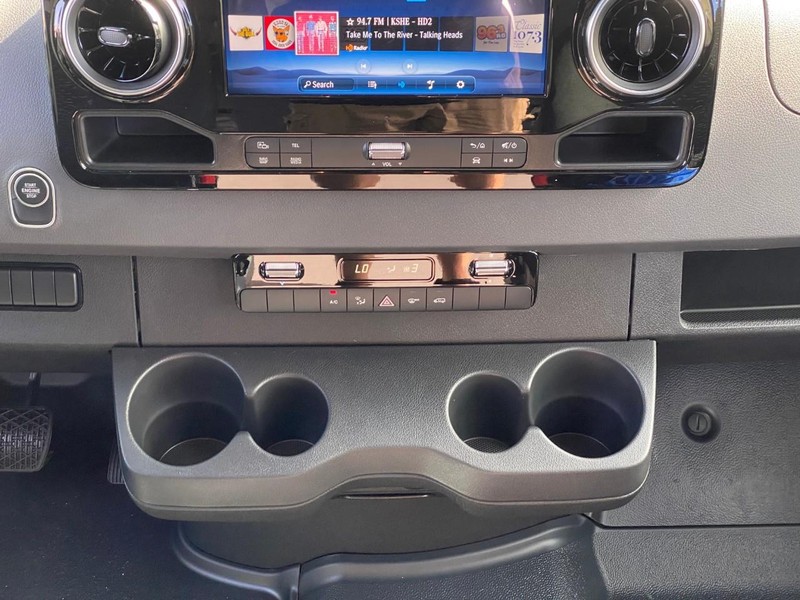 Mercedes-Benz Sprinter Cargo Van Vehicle Full-screen Gallery Image 10