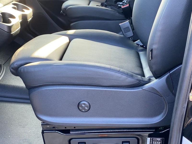 Mercedes-Benz Sprinter Van Vehicle Full-screen Gallery Image 9