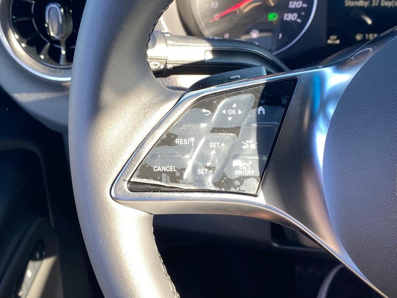 Mercedes-Benz Sprinter Van Vehicle Full-screen Gallery Image 10