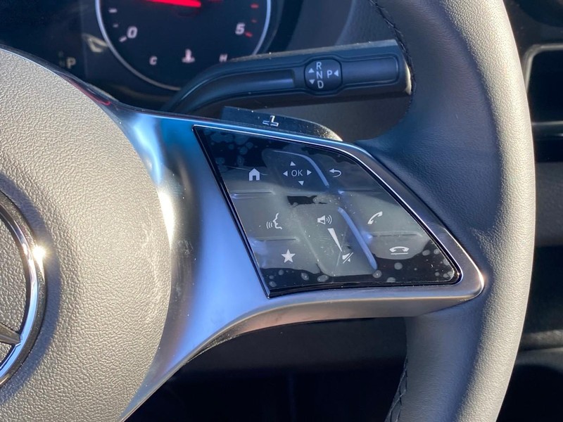 Mercedes-Benz Sprinter Van Vehicle Full-screen Gallery Image 11