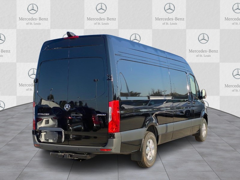Mercedes-Benz Sprinter Cargo Van Vehicle Full-screen Gallery Image 3