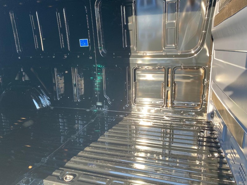 Mercedes-Benz Sprinter Cargo Van Vehicle Full-screen Gallery Image 7