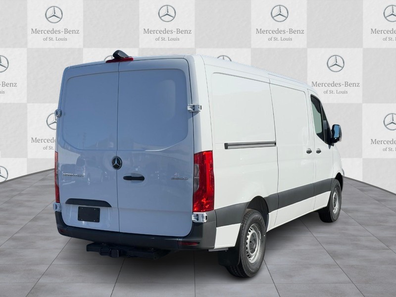 Mercedes-Benz Sprinter Cargo Van Vehicle Full-screen Gallery Image 3