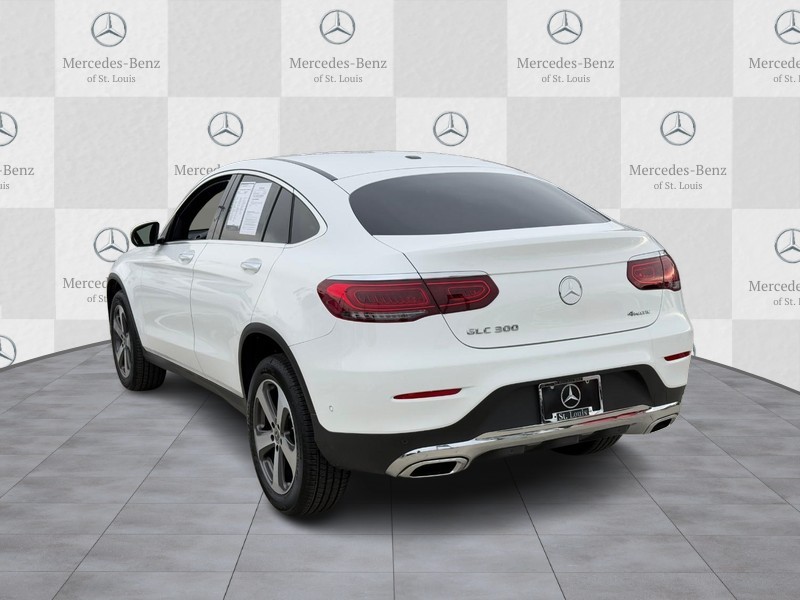 Mercedes-Benz GLC Vehicle Full-screen Gallery Image 5