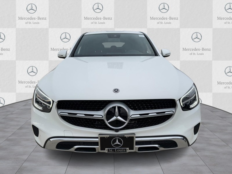 Mercedes-Benz GLC Vehicle Full-screen Gallery Image 9