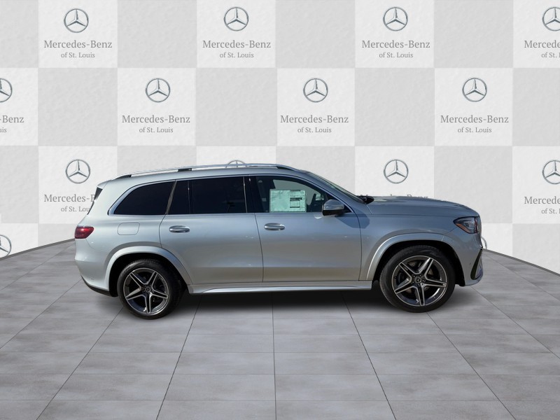 Mercedes-Benz GLS Vehicle Full-screen Gallery Image 2