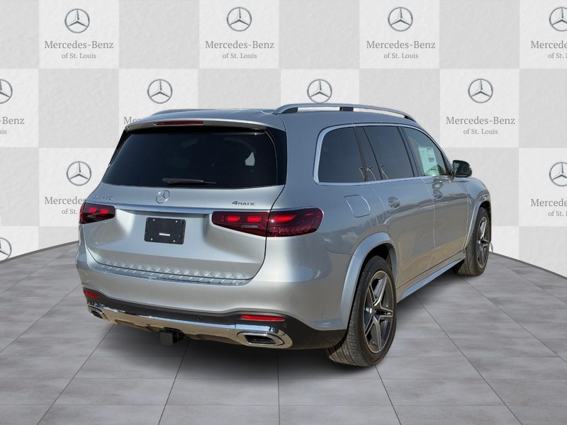 Mercedes-Benz GLS Vehicle Full-screen Gallery Image 3