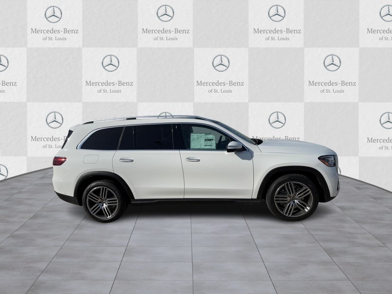Mercedes-Benz GLS Vehicle Full-screen Gallery Image 2