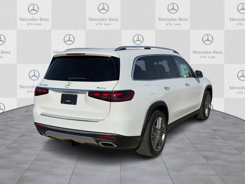 Mercedes-Benz GLS Vehicle Full-screen Gallery Image 3